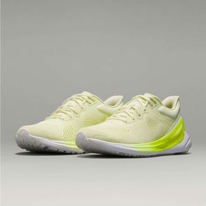 Lululemon Blissfeel Running Shoe 🍋